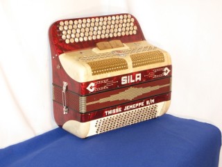 Sila continental system button accordion